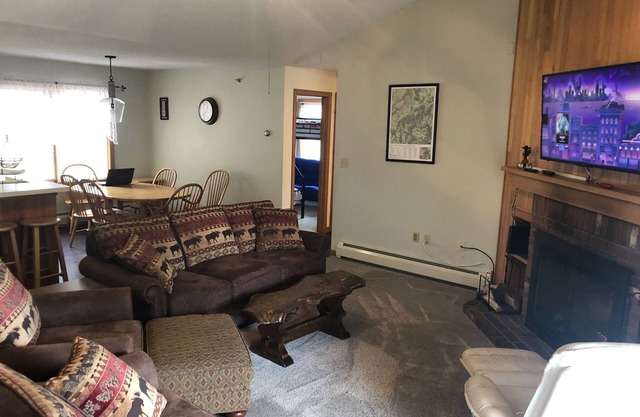 Deer Park/Loon Mtn. - Riverfront Condo – Near Clubhouse