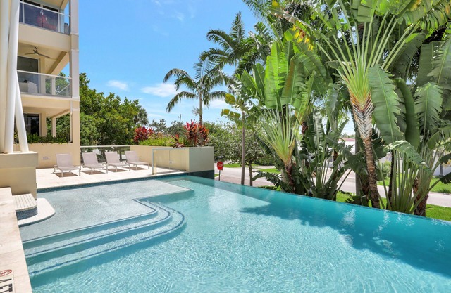 Deerfield Condo Suites by Opus