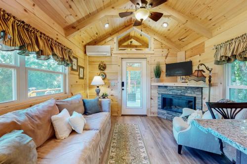Deimos Cabin