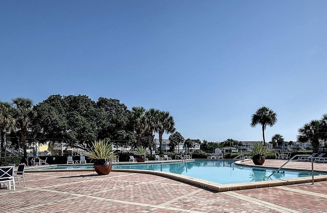 Delight in St Pete - Waterfront Condo with Pool