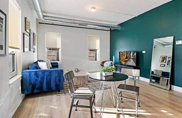 Delightful 1BR & 1BA Apartment in Belmont - Belmont 202