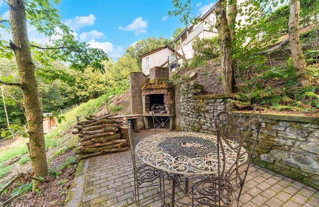 Delightful Apartment with Terrace, Heating, Barbecue