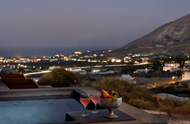 Delightful Santorini Villas | 4 Bedrooms | Villa Killua | Spacious Terraces.