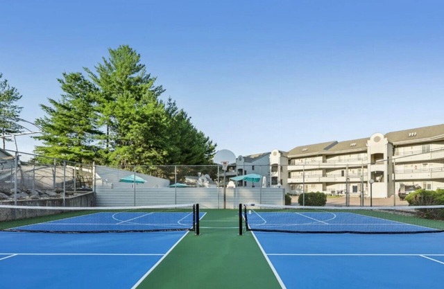 Dells, Devils Lake, Penthouse, Waterfront, Views!