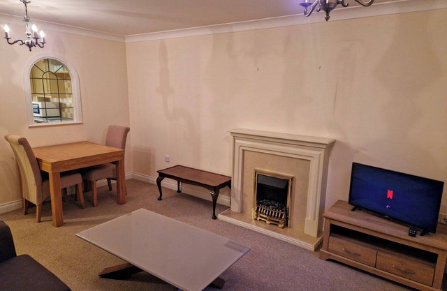 Dellside Apartments - Charming Two Bedroom Apartment in Central Location!