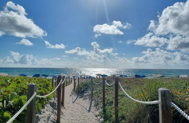 Delray Beach Luxury and Comfort: Your Private Retreat Work, Relax and Unwind