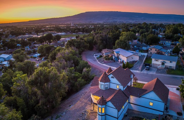 Delta Grand Victorian - Amazing Views! Ping Pong and Cornhole!