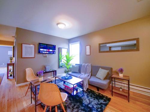 Deluxe 2-Bedroom Apt minutes from NYC