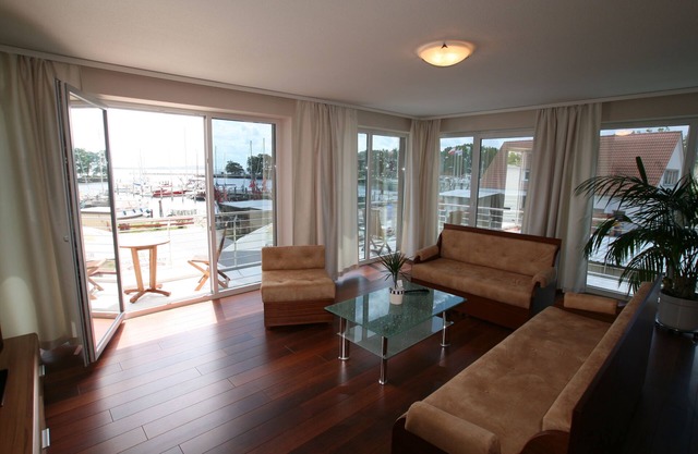 Deluxe Apartment with Harbour View