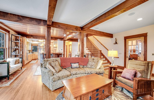 Deluxe, Four-Story Mountain Home with Fast WiFi and Central AC - Near the Slopes