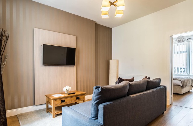 Deluxe One Bedroom Apartment 174