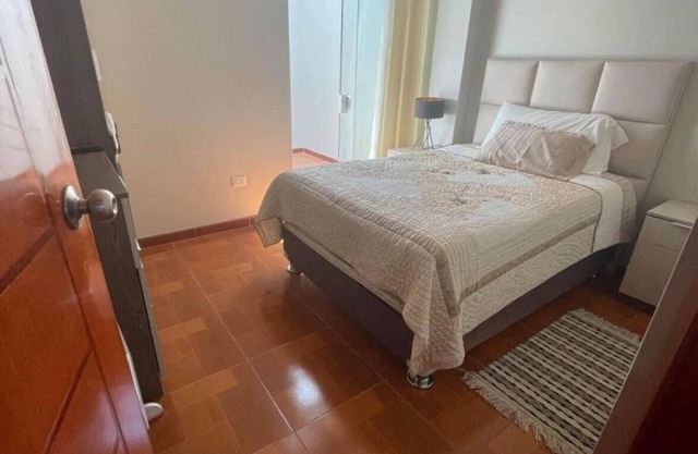Departamento Amoblado de dos Habitaciones con Cochera