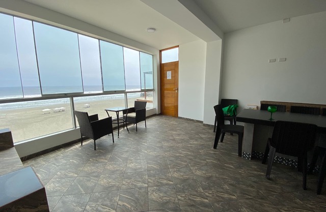 Departamento Dúplex Frente al Mar, Ubicado en Playa Los Delfines, Cerro Azul