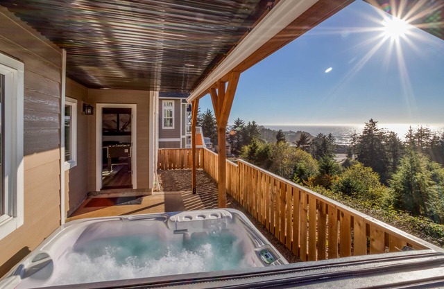 Depoe Bay Ocean Views, Upscale Furnishings, King Suite, Foosball, and Hot Tub!