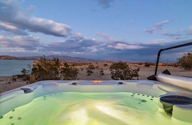 Desert Playground - Unique Dome -Private Oasis w/Hot Tub Near Joshua Tree NP