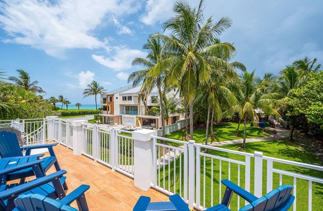 Designer Beachside Serenity– Steps to the Beach!