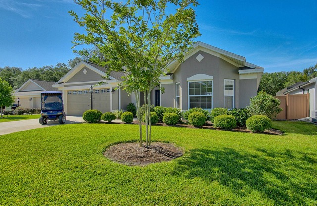 Designer Luxury: 3BR/2BA Oasis with Pool, Golf Cart, and More!