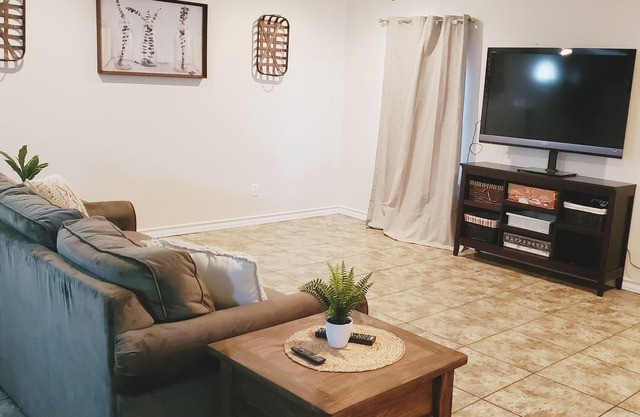 Detached 1 bedroom in private secluded area