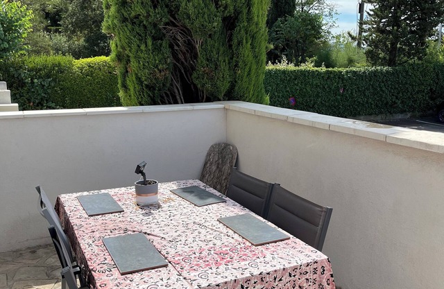 Detached house 10 minutes' walk from the town center in the heart of the Luberon