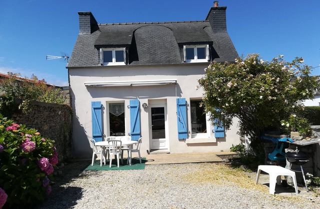 Detached house 10mn walk from the beach