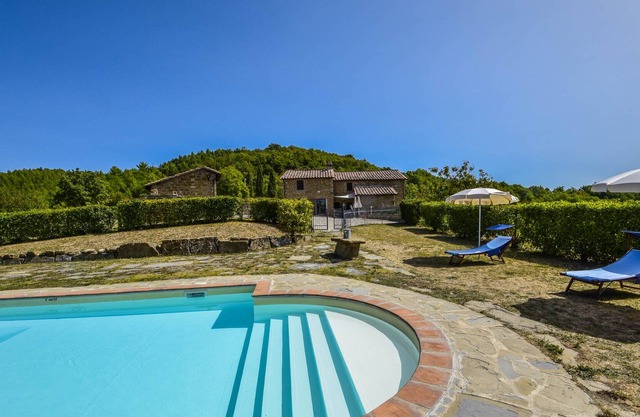Detached house with private pool 20km from Perugia. Quiet area, panoramic views.