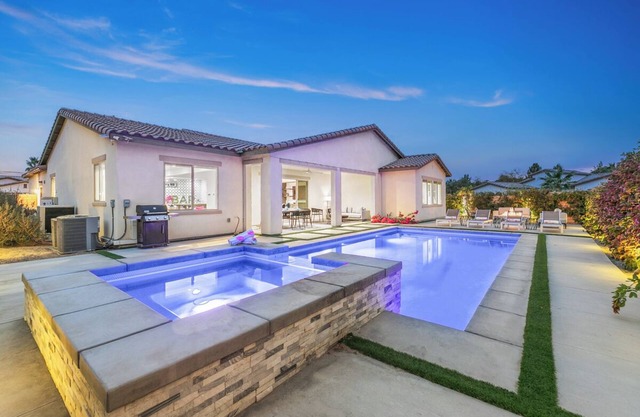 Dezert Joy by VARE | Pool+Spa, BBQ, Fire Pit, Pool Table!
