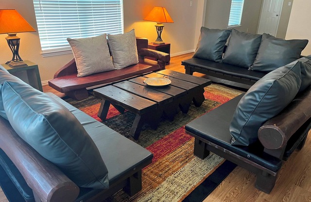 DFW - Room C - One Bedroom Apartment, Sleeps 1