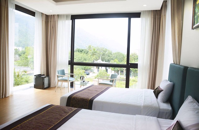 Diamond Bay Golf & Villas