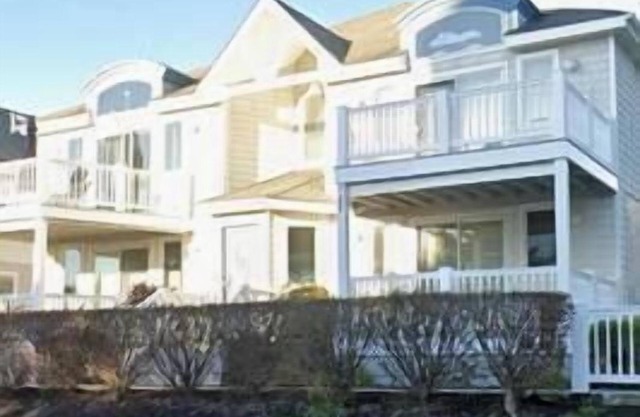 Diamond Beach Condo - Pool and Private Beach