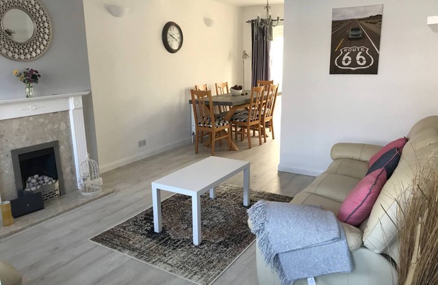 Diana House - Great Location
