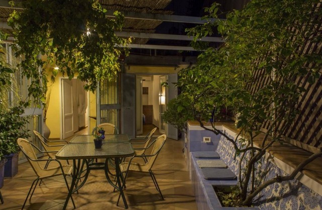 Dimora dei Giganti - a typical neapolitan terrace