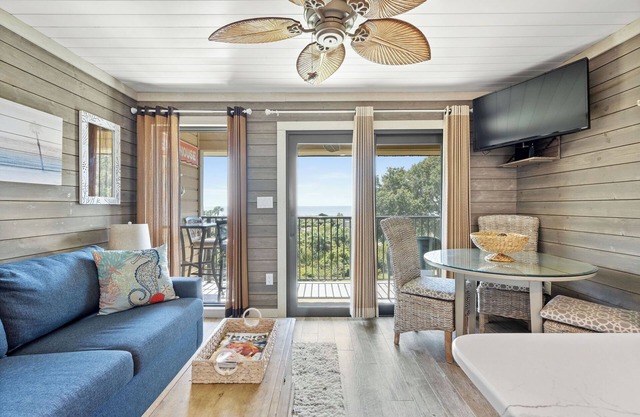Direct Oceanfront View! Top Floor. Completely Renovated. Perfect Beach House!