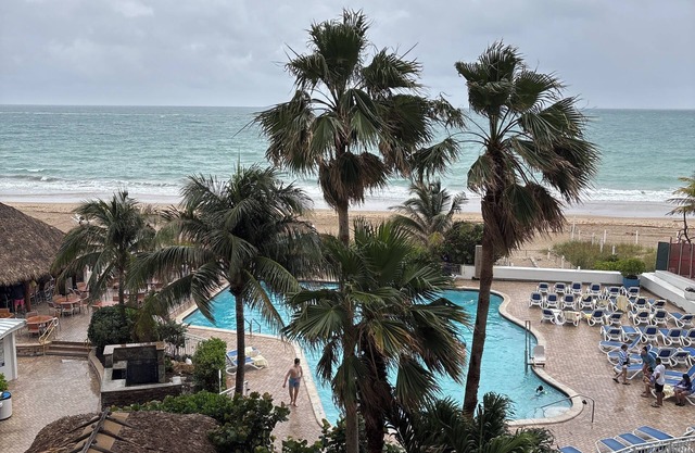 Direct ocean view with a comfortable balcony. Amazing and unique view.