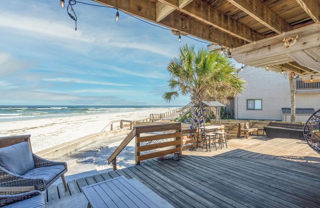 Direct Oceanfront Artist Haven Absolute Beachfront Retreat | Artist Haven | 2BR