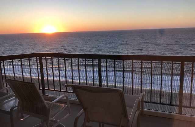Direct Oceanfront Condo, Amazing Views of Ocean and Bay