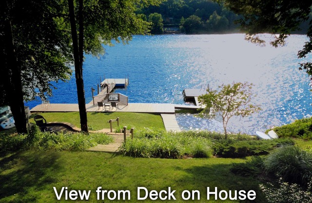 Direct Waterfront on Candlewood Lake, 2 Private Docks, 5 Bedrooms, Sleeps 10