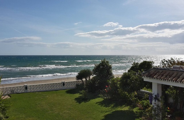 Directly on the beach, cottage for 4 people (+2 children)