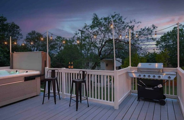 Director's Cut - A Birdy Vacation Rental
