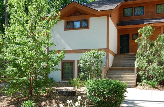 Disciples Condo/Beautiful wooded setting, Golf, beach, resort activities abound