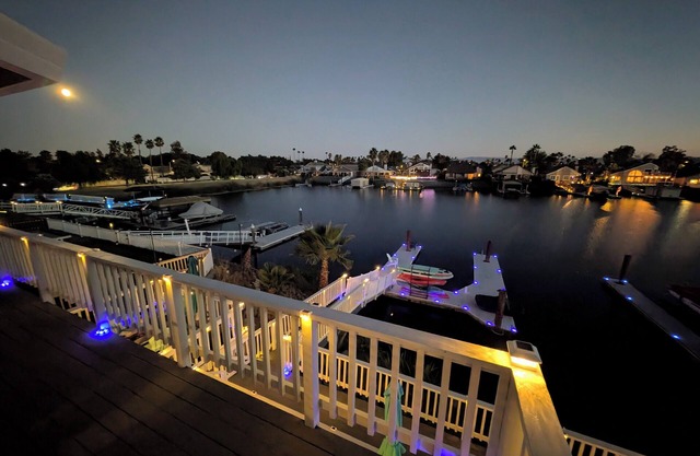 DiscoBay Waterfront Getaway w/Paddle Boards Kayaks & Paddleboat