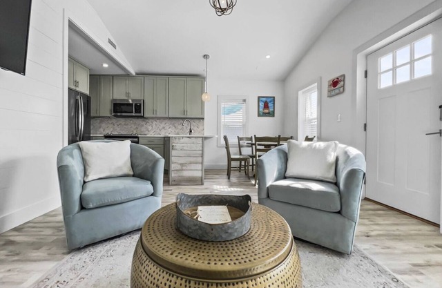 DISCOUNTED! Steps to beach on West End PCB. 5 miles to 30A! Pet friendly.
