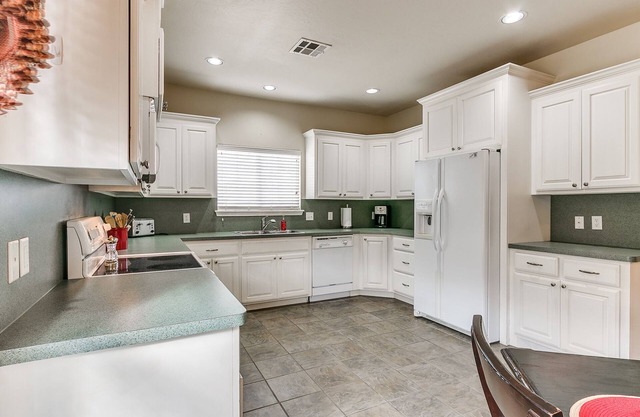 Discover Comfort and Convenience in Edmond!