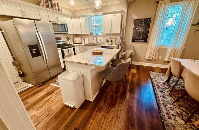 Discover Comfort & Convenience at Our Euclid Ave Oasis