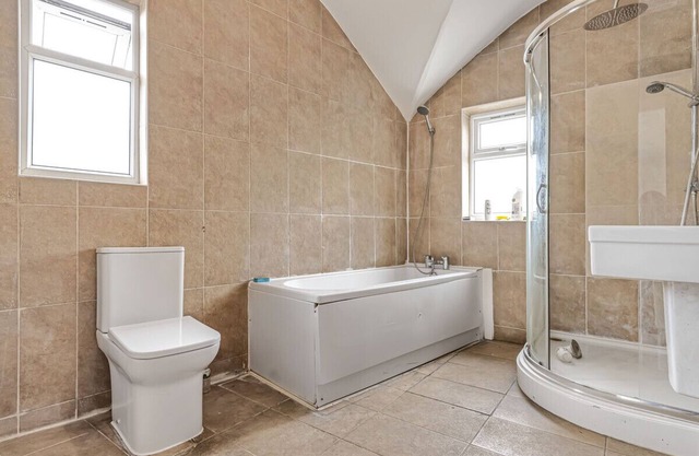 Discover the charm of our newly refurbished home 10 min from Abbey Wood Stationn