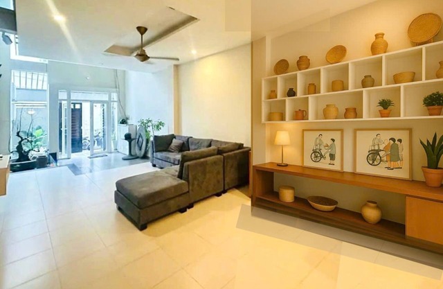 District 1 House 4-Bedroom Oasis: Steps to Iconic Ben Thanh