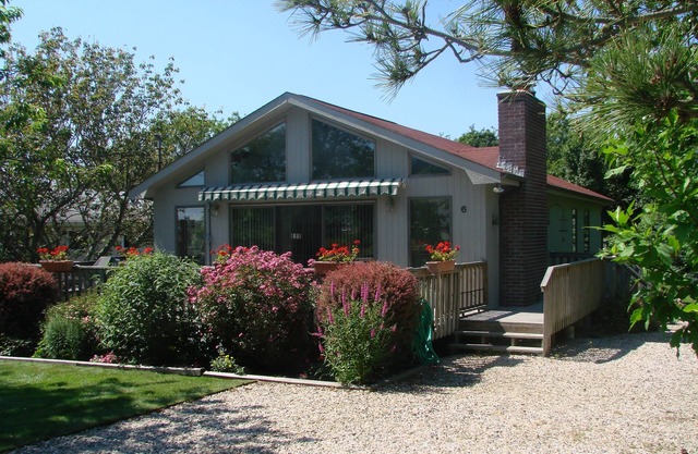 Ditch Plains - Walk to Beach - New Kitchen, Bath, & Bedrooms