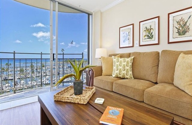 Dlx Oceanview Waikiki1Br Condo.Stunning Ocean/Marina Views!