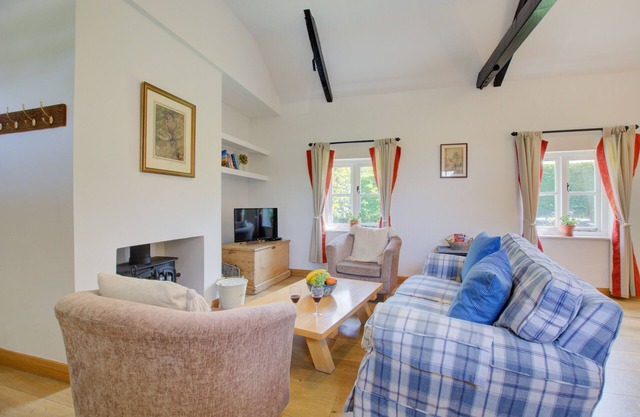 Dockings Cottage - Two Bedroom House, Sleeps 4