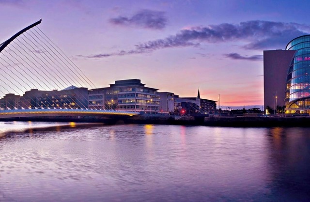 Docklands Dublin 2 Bedroom Apartment With Balcony