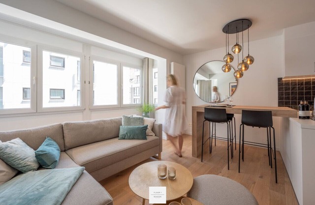 Docks Floor, a nicely renovated and compact seaside home